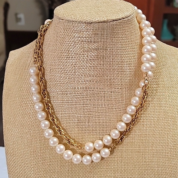 Monet Faux Pearl Gold-Tone Chain Long Vintage Necklace - Picture 3 of 6